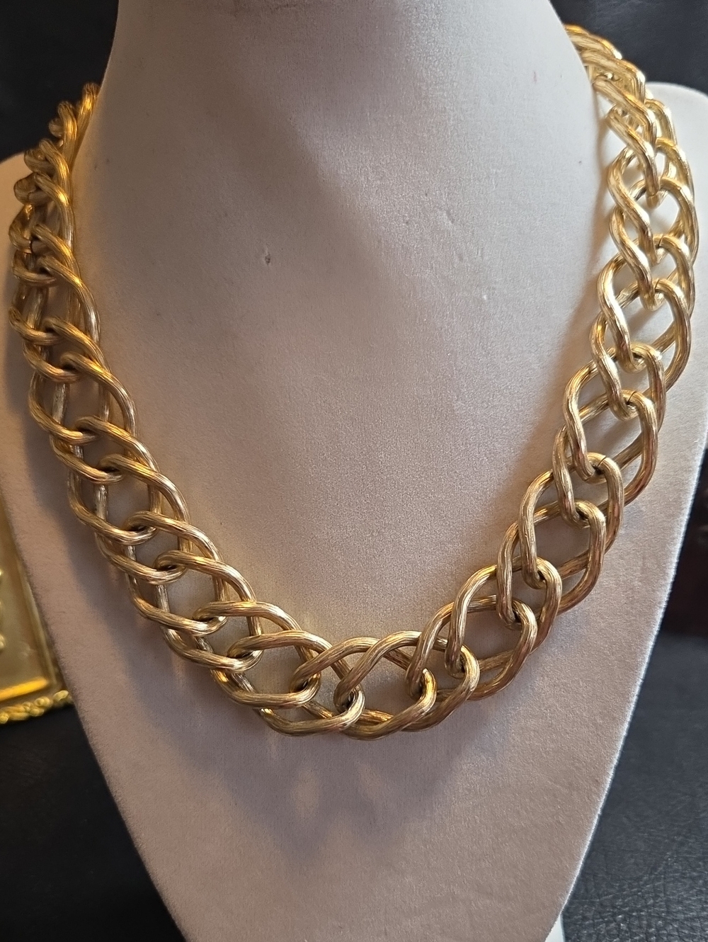 Avon Vintage Gold-Tone Women’s Chunky Link Necklace Lightweight